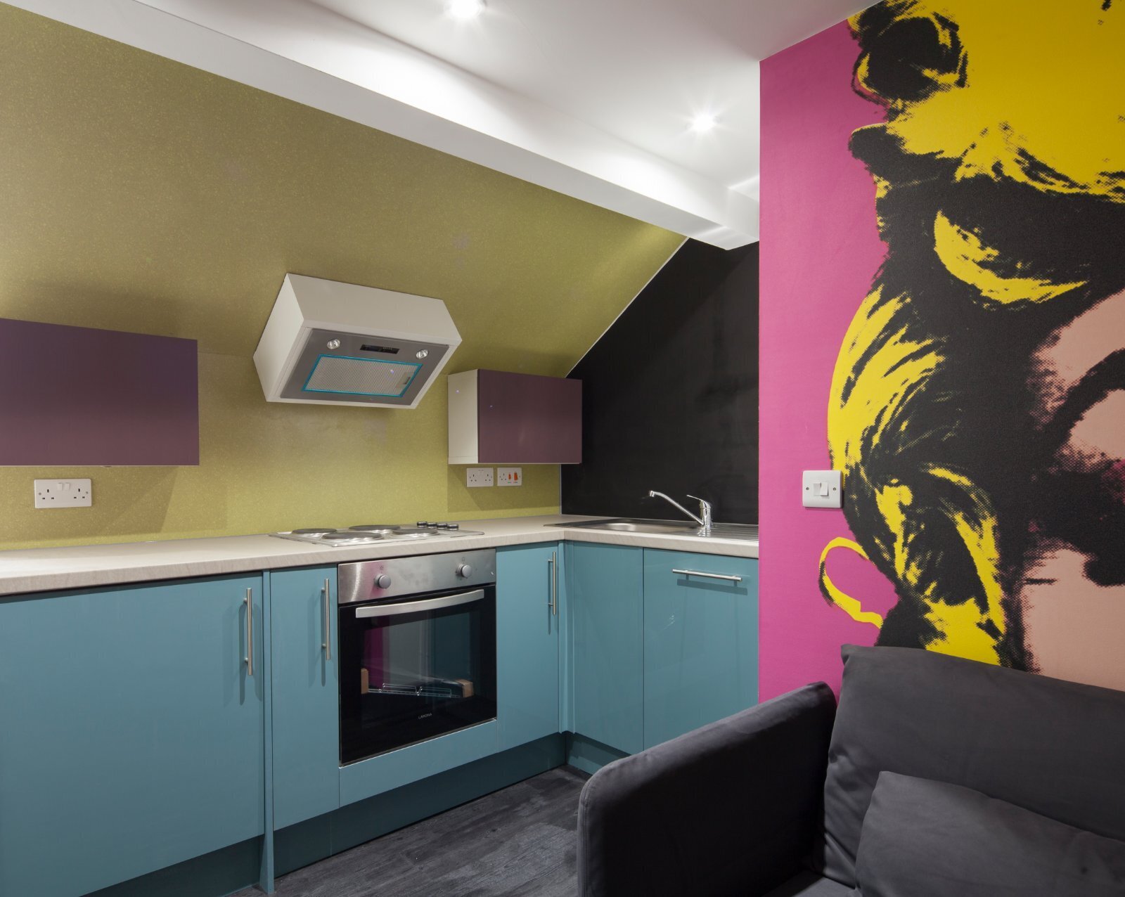 65 Newsome Road, Huddersfield, HD4 Image 3
