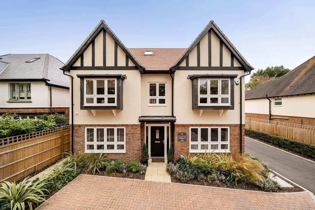 Folders Lane, Burgess Hill, RH15 photo 2
