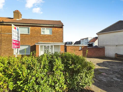 Cherry Tree Lane, Rainhamphoto