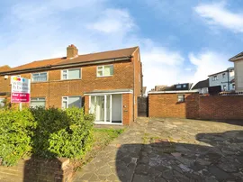 Cherry Tree Lane, Rainham thumb 2