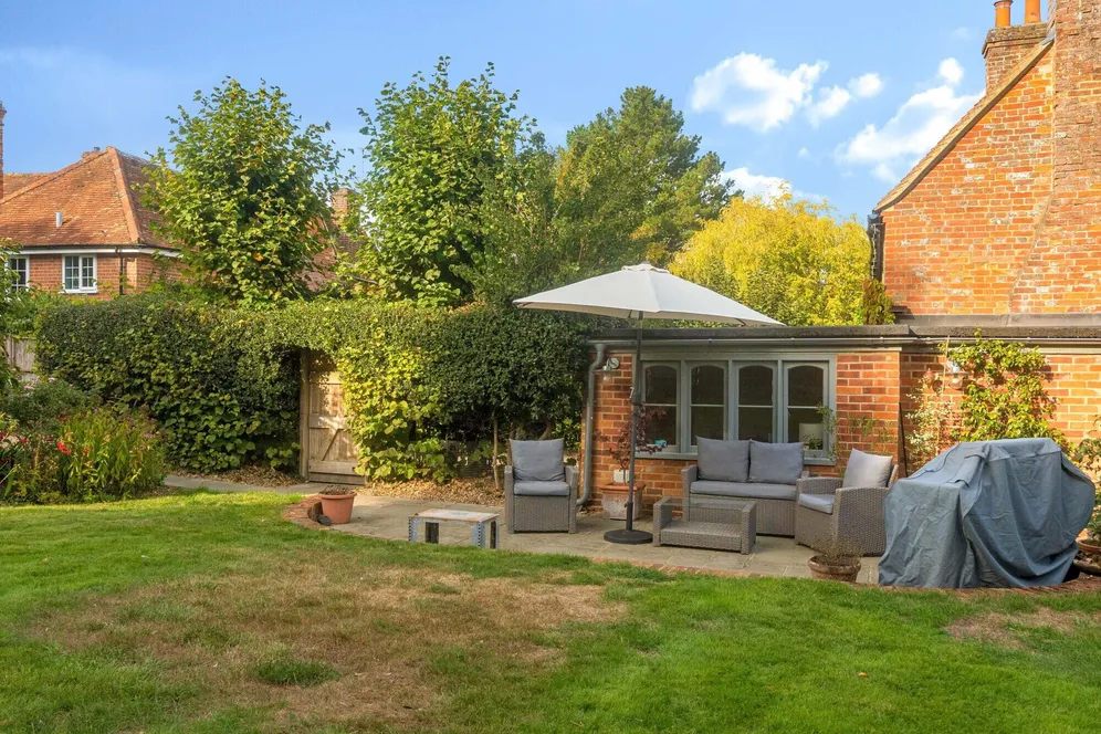 Bath Road, Newbury, RG14 photo 18