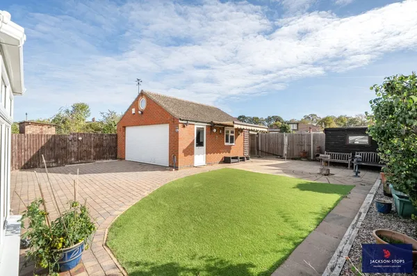 Spinney Way, Northampton, NN3 photo 11