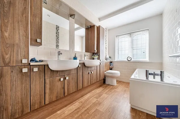 Watling Street, Little Brickhill, MK17 photo 17