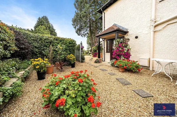 Watling Street, Little Brickhill, MK17 photo 25