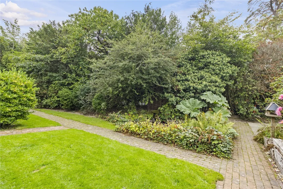 Property carousel item 23