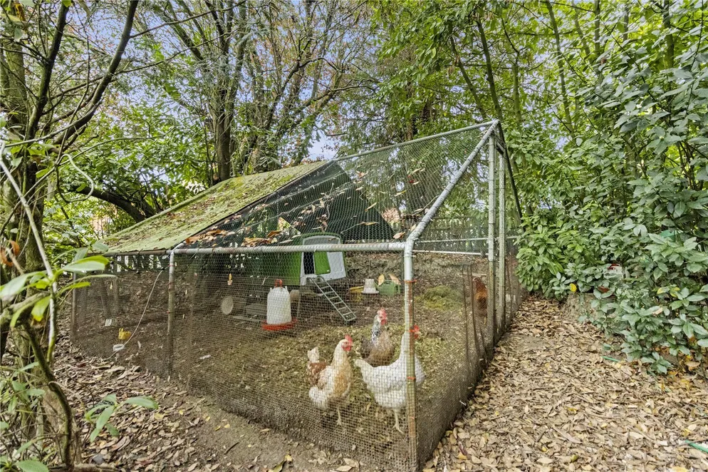 Property carousel item 29