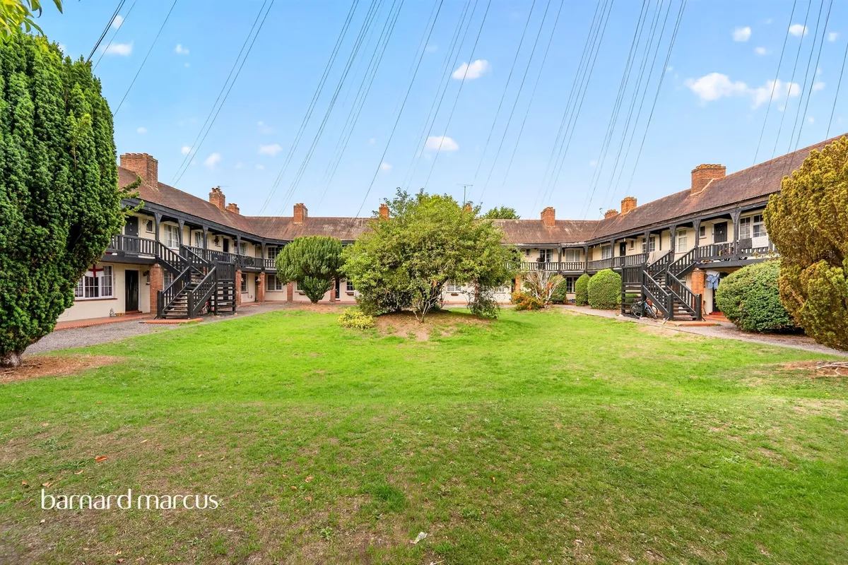 Court Farm Gardens, Manor Green Road, Epsom