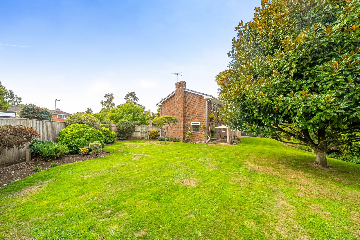 Brooklyn Close, Otterbourne, SO21 photo 12