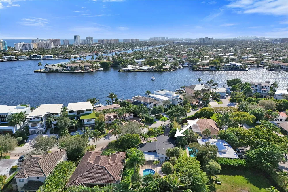 2525 SE 7th Dr, Pompano Beach, FL 33062