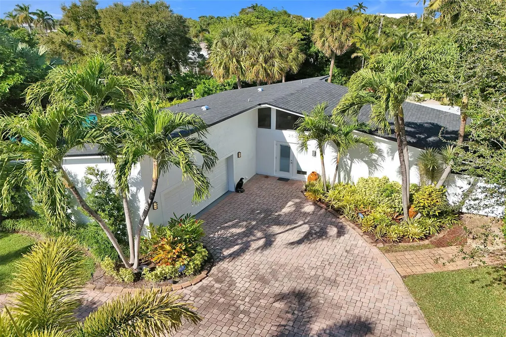 2525 SE 7th Dr, Pompano Beach, FL 33062