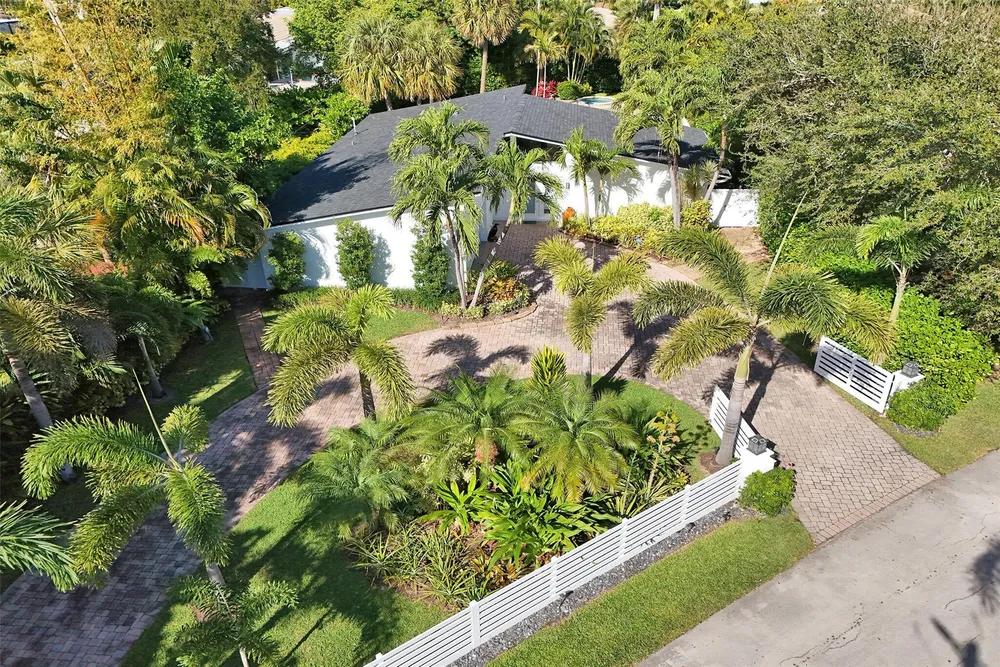 2525 SE 7th Dr, Pompano Beach, FL 33062