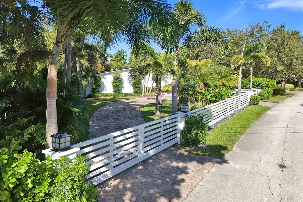 2525 SE 7th Dr, Pompano Beach, FL 33062