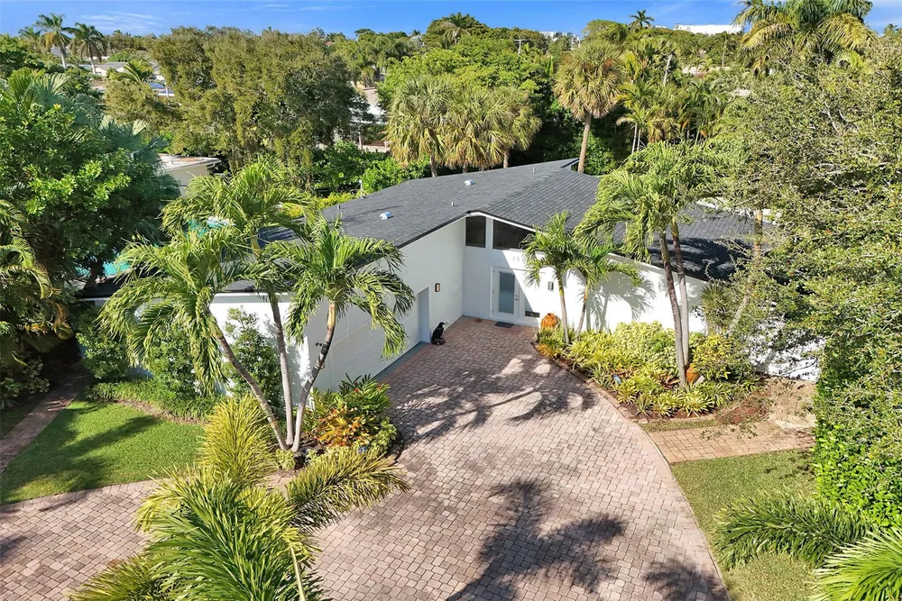 2525 SE 7th Dr, Pompano Beach, FL 33062
