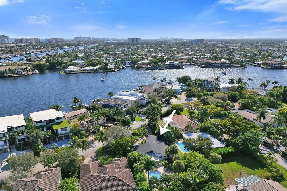 2525 SE 7th Dr, Pompano Beach, FL 33062