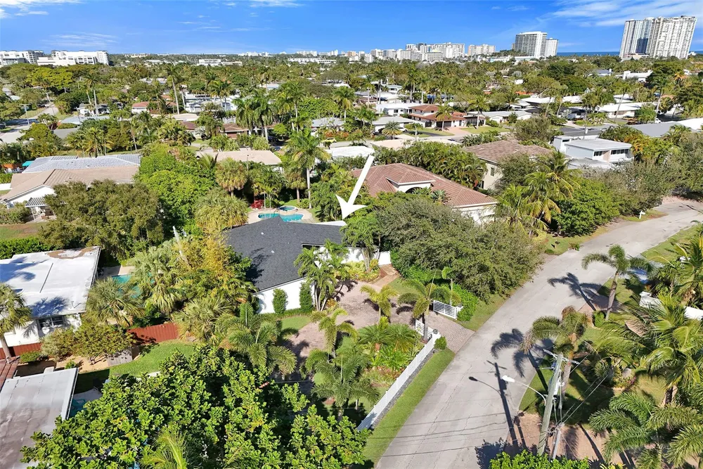 2525 SE 7th Dr, Pompano Beach, FL 33062