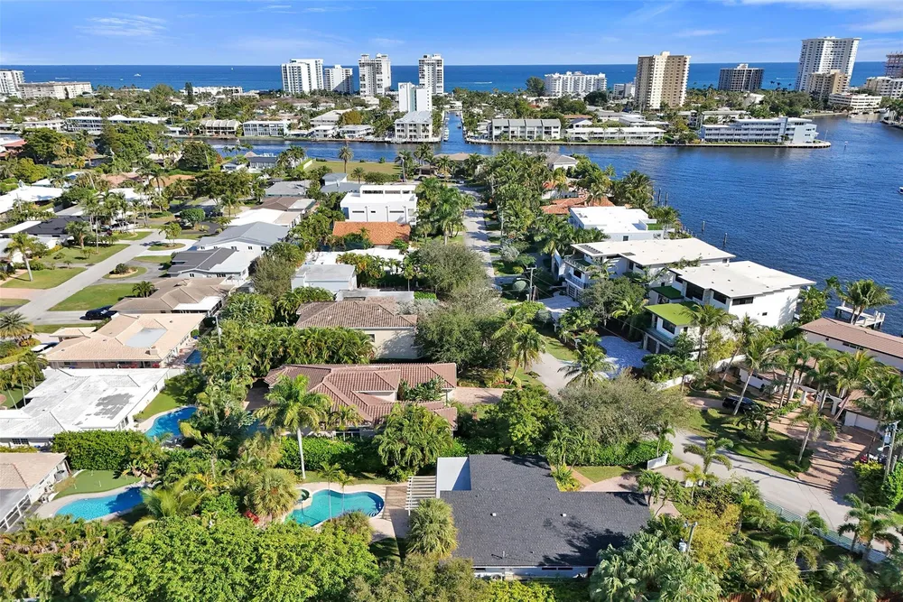2525 SE 7th Dr, Pompano Beach, FL 33062