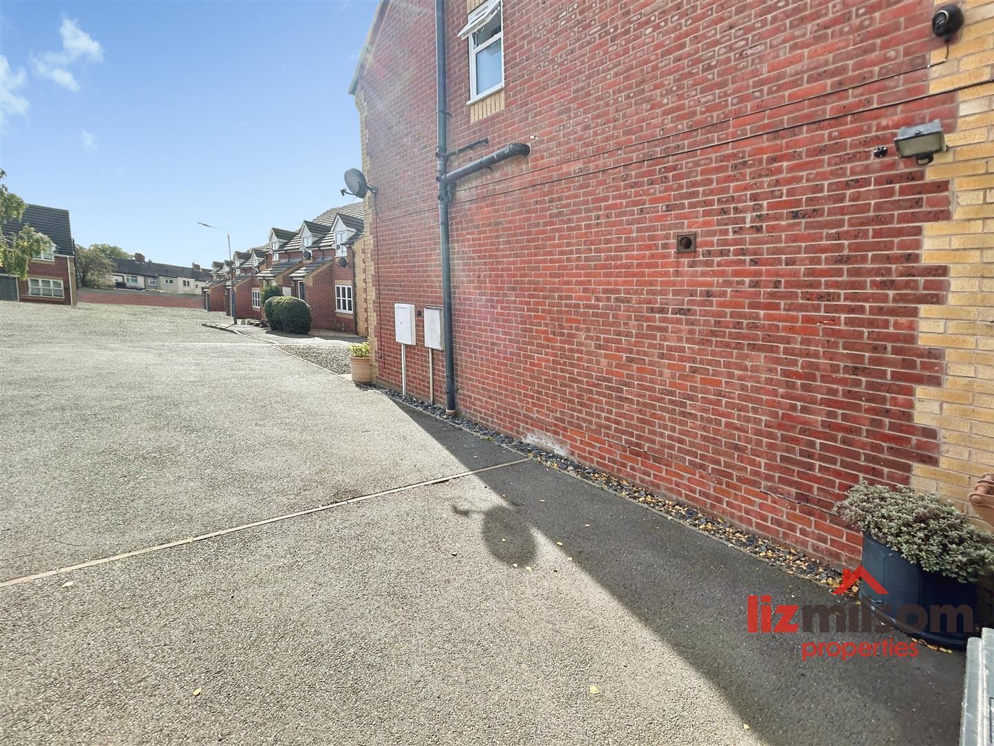 Ladyfields Way, Newhall, Swadlincote Image 16