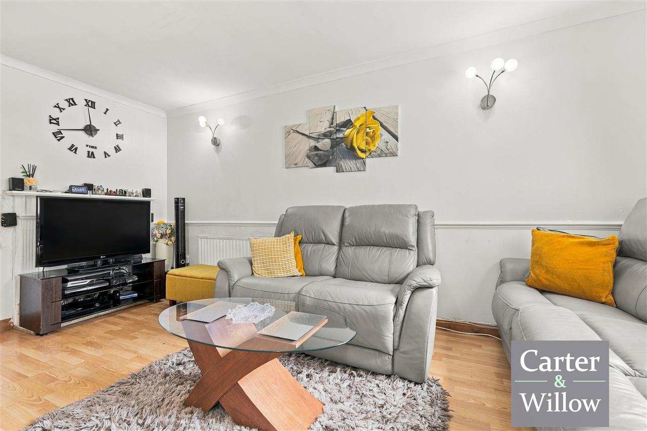 Diamond Close, Dagenham, Essex Image 5