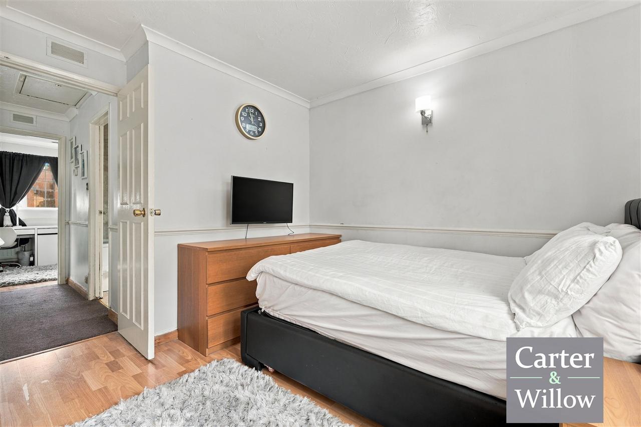 Diamond Close, Dagenham, Essex Image 14