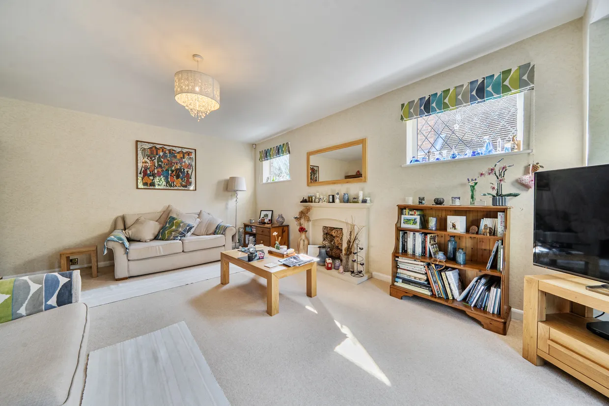 Kerves Lane, Horsham, RH13 photo 4