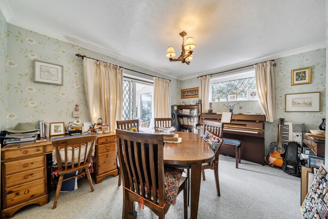 Kerves Lane, Horsham, RH13 photo 5