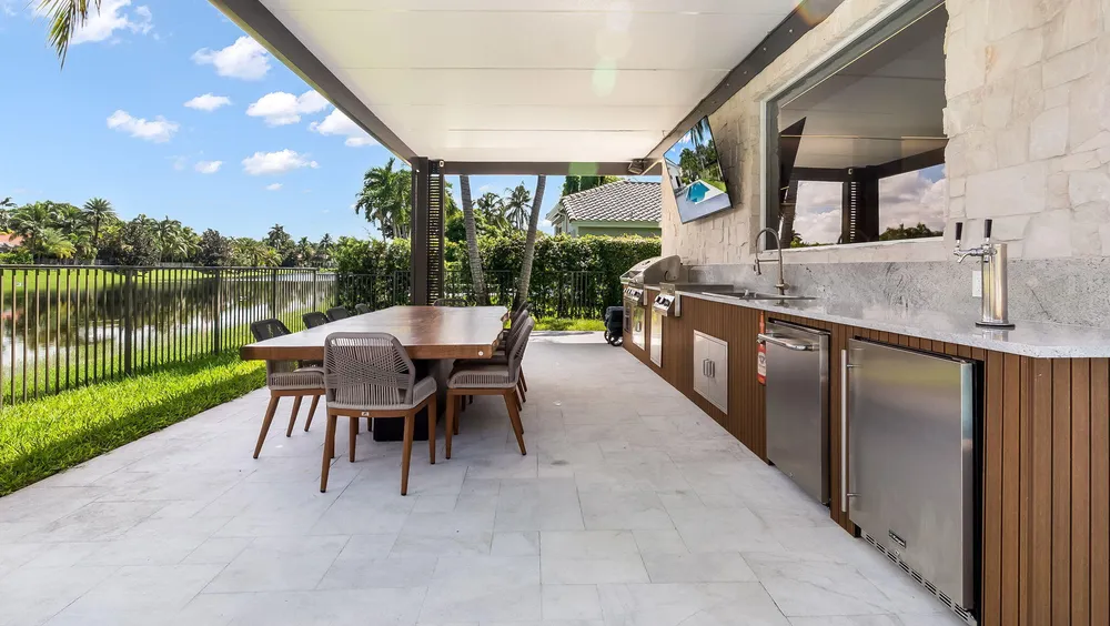 2678 Meadowood Dr, Weston, FL 33332