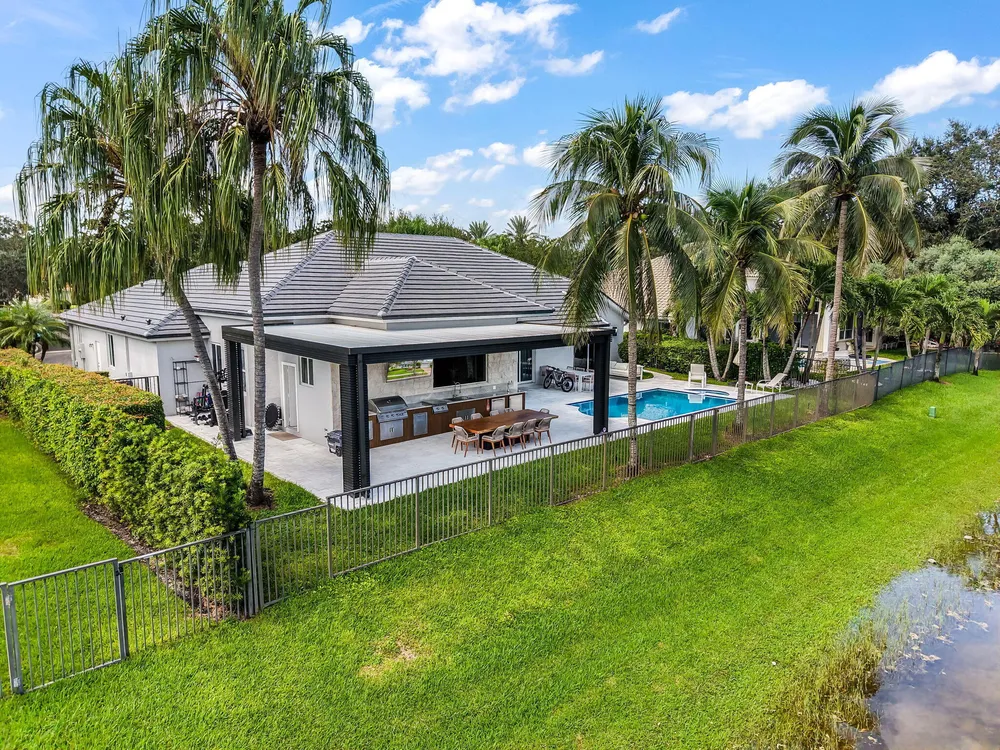 2678 Meadowood Dr, Weston, FL 33332