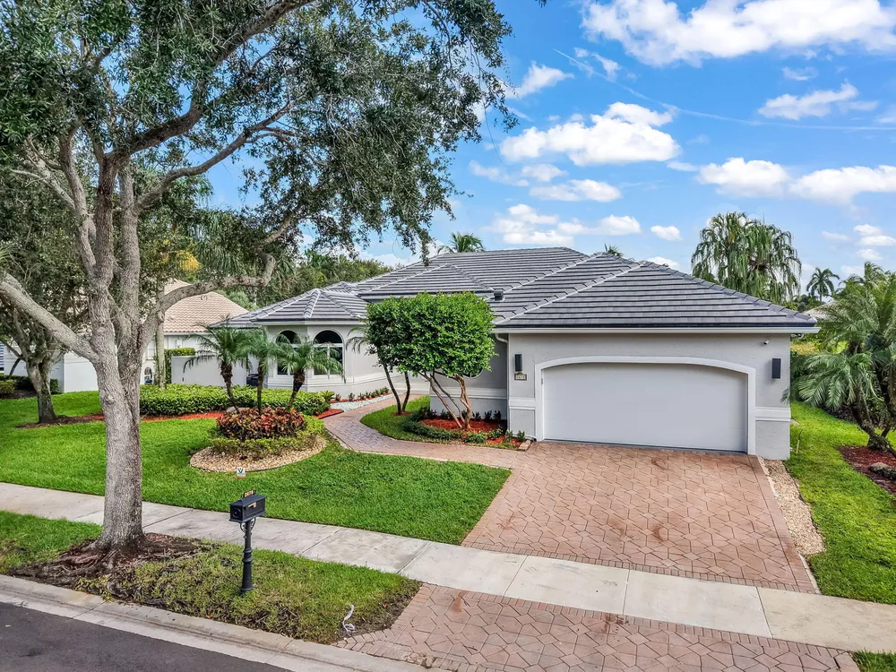 2678 Meadowood Dr, Weston, FL 33332