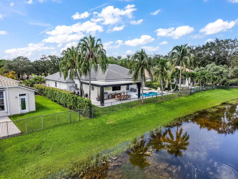 2678 Meadowood Dr, Weston, FL 33332
