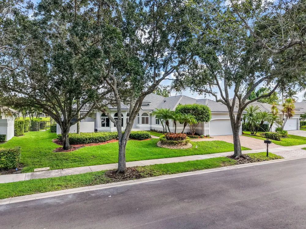 2678 Meadowood Dr, Weston, FL 33332