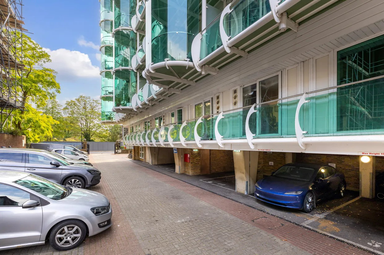 Uxbridge Road, Ealing, W5 photo 12