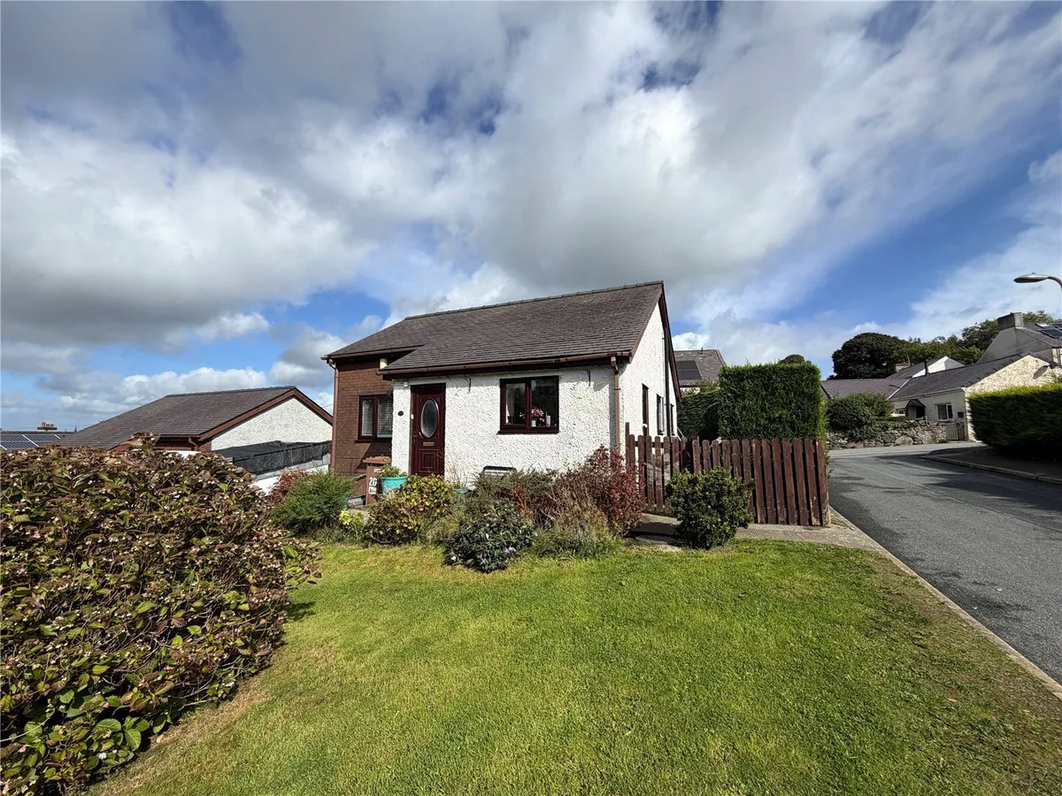 Bron Y Waun, Rhiwlas, Bangor, Gwynedd, LL57