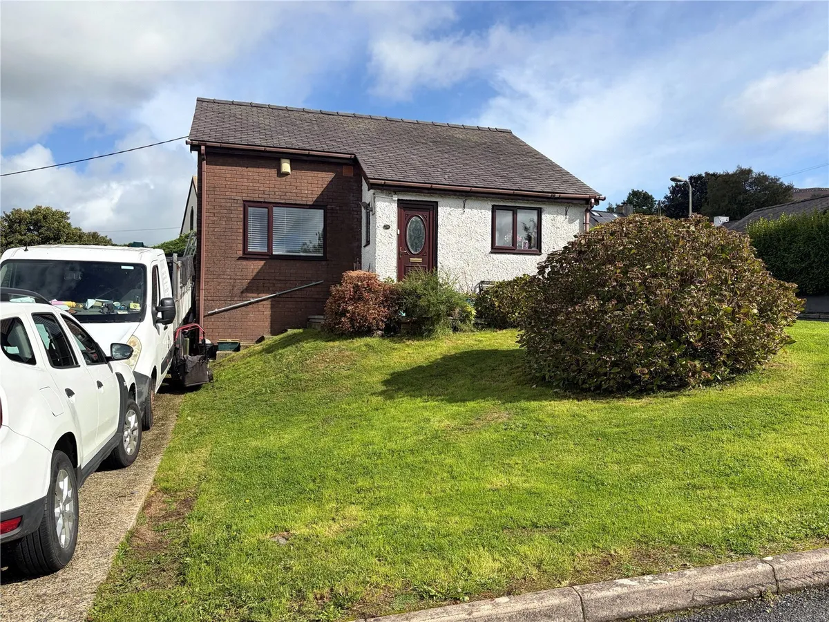 Bron Y Waun, Rhiwlas, Bangor, Gwynedd, LL57