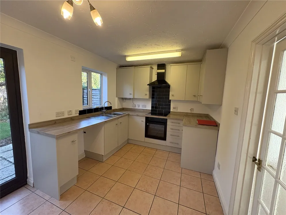 Property carousel item 4