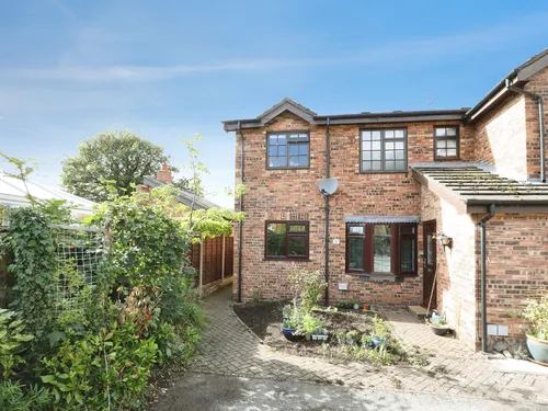 Weaverham Road, Sandiway, Northwichphoto