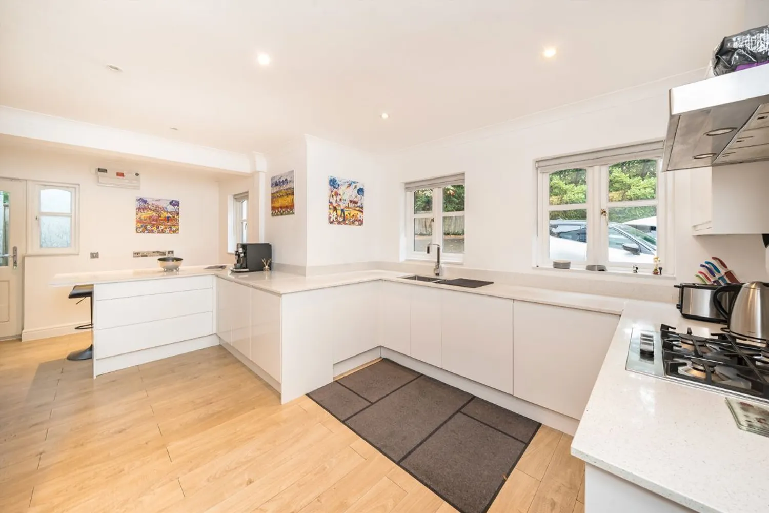 Hanger Hill, Weybridge, KT13 photo 3