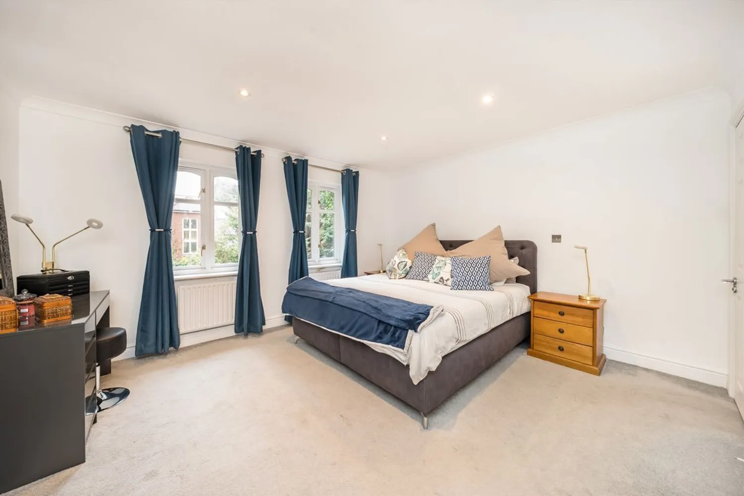 Hanger Hill, Weybridge, KT13 photo 6