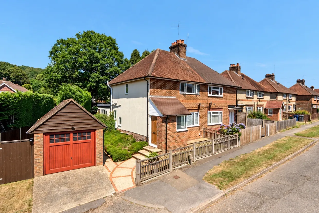 Border Road Haslemere GU27 photo 1
