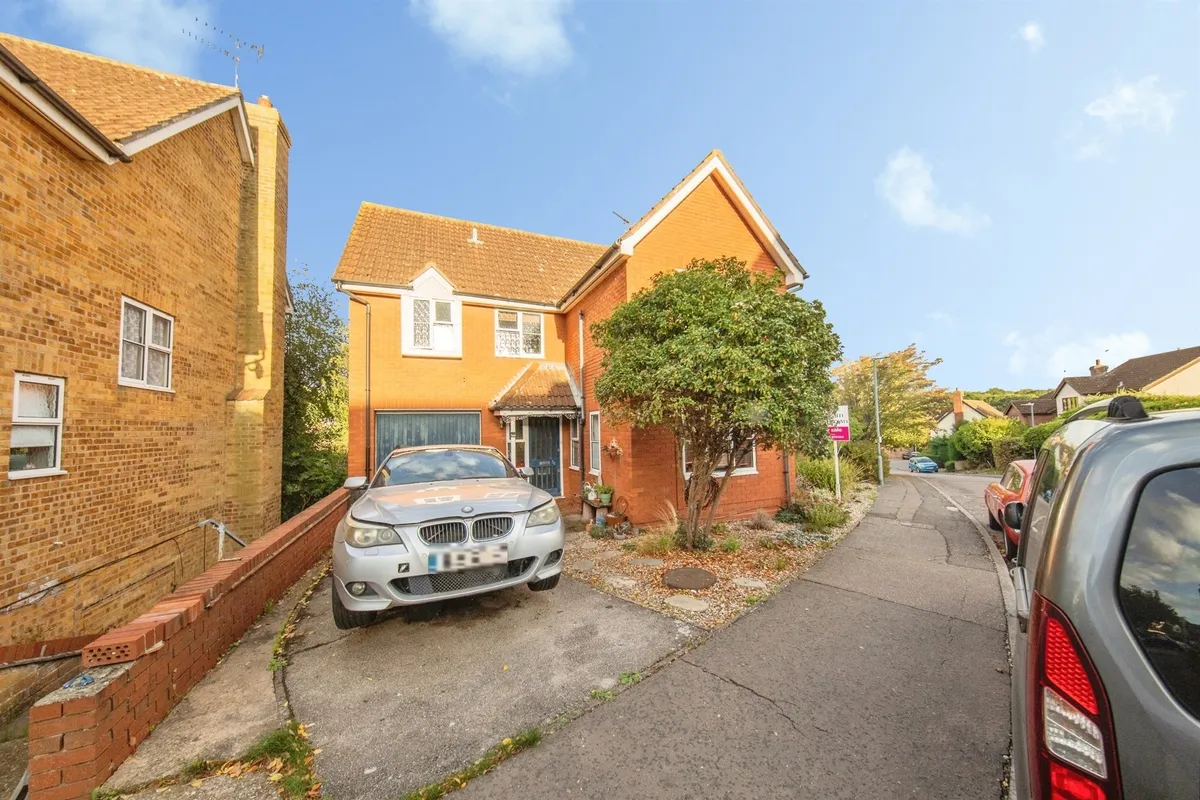 Egret Crescent, Longridge, COLCHESTER