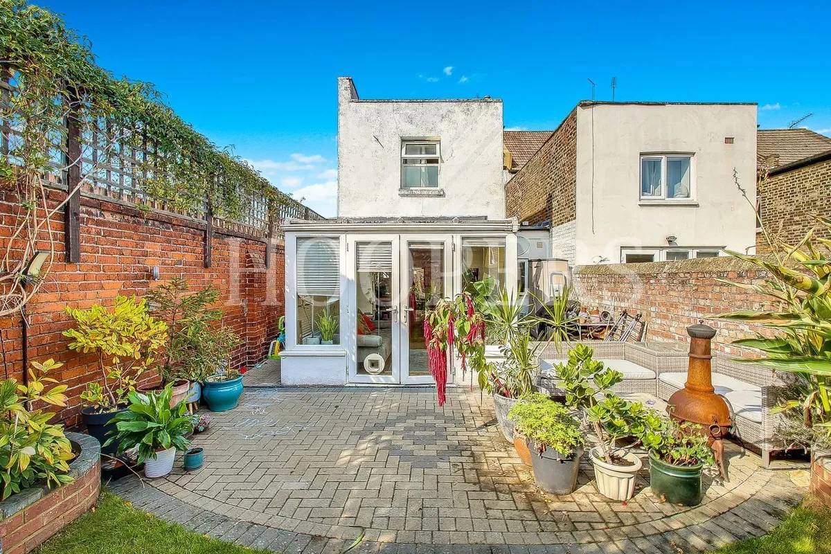 Belton Road, London, NW2
