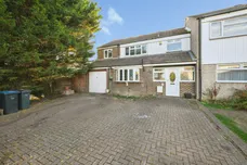 Seymours, HARLOW