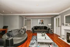 Seymours, HARLOW