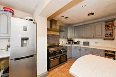 Seymours, HARLOW