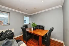 Seymours, HARLOW