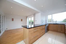 Amersham Hill Gardens, High Wycombe, HP13 photo 5
