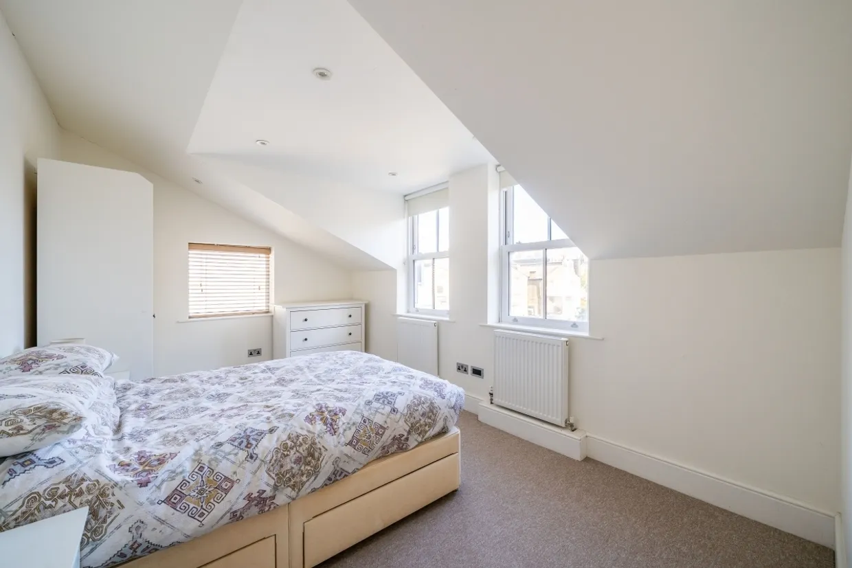 Replingham Road Southfields SW18 photo 9
