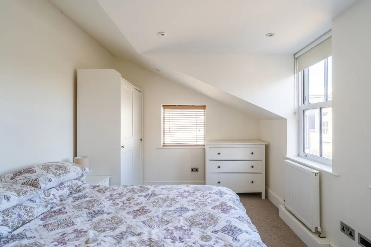 Replingham Road Southfields SW18 photo 11