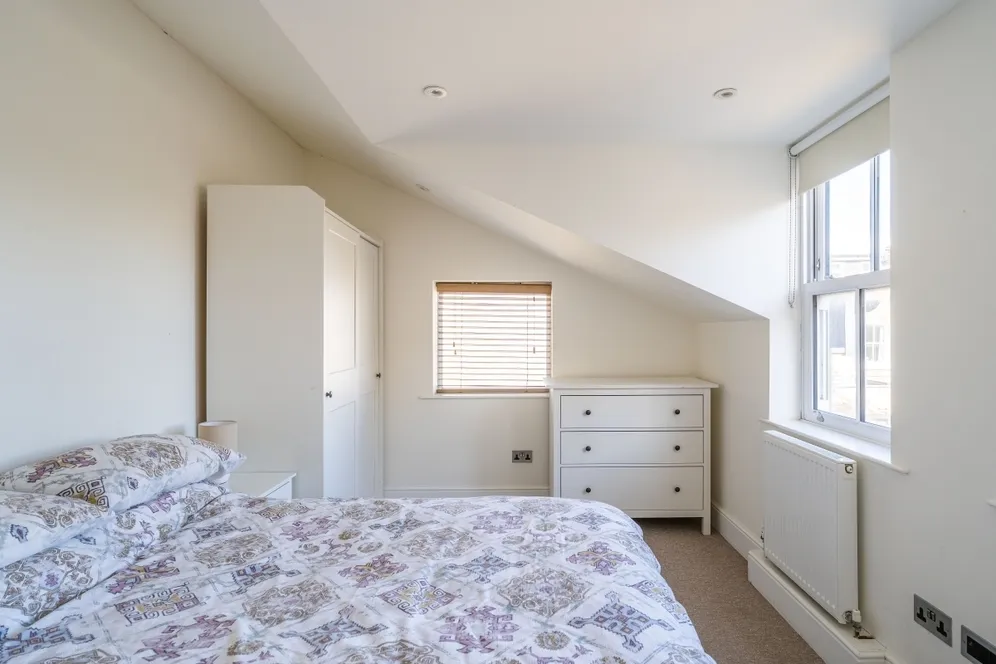 Replingham Road Southfields SW18 photo 11