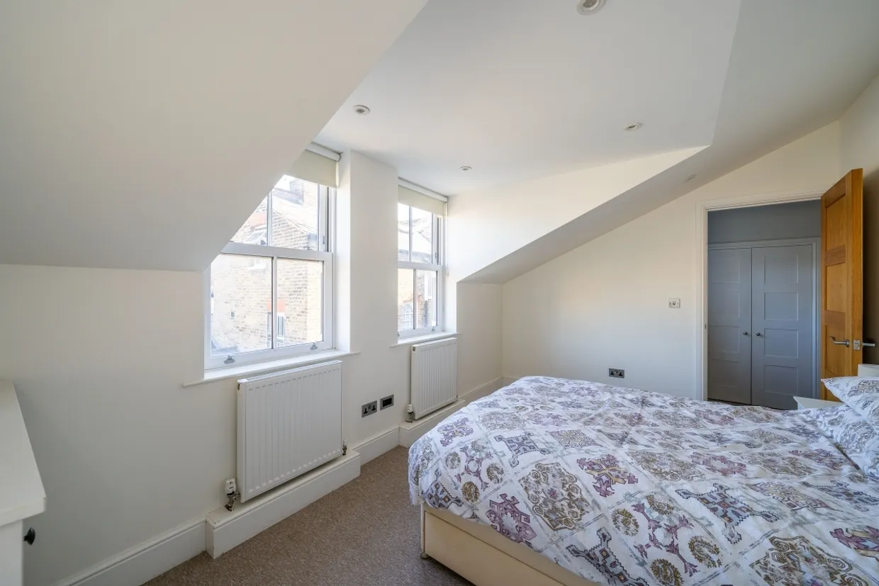 Replingham Road Southfields SW18 photo 12