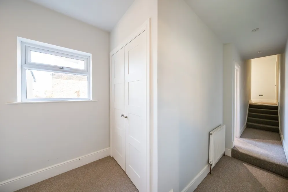 Replingham Road Southfields SW18 photo 14